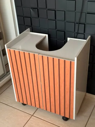Armário de Banheiro/ Gabinete de Pia De Coluna Plus - Bco/ripado