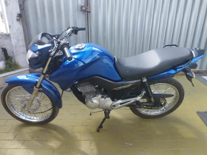 Titan 150 de leilão 