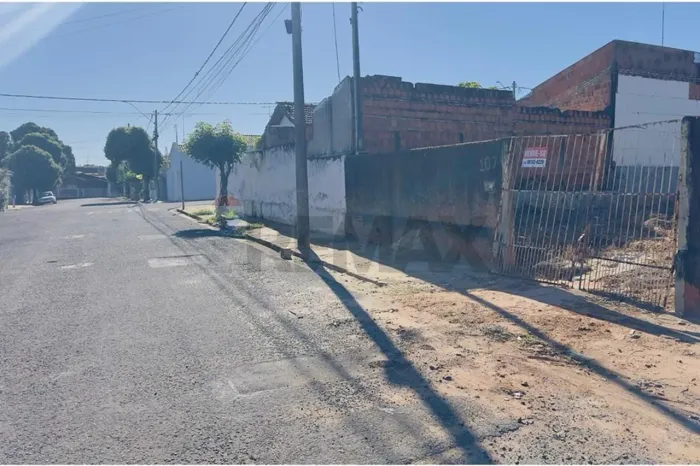 Terreno a venda em Lins-SP 300,00 m²