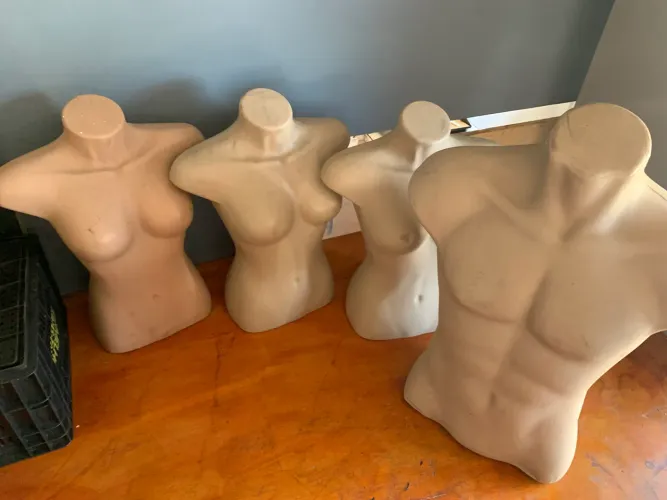 Maniquim em perfeito estados 