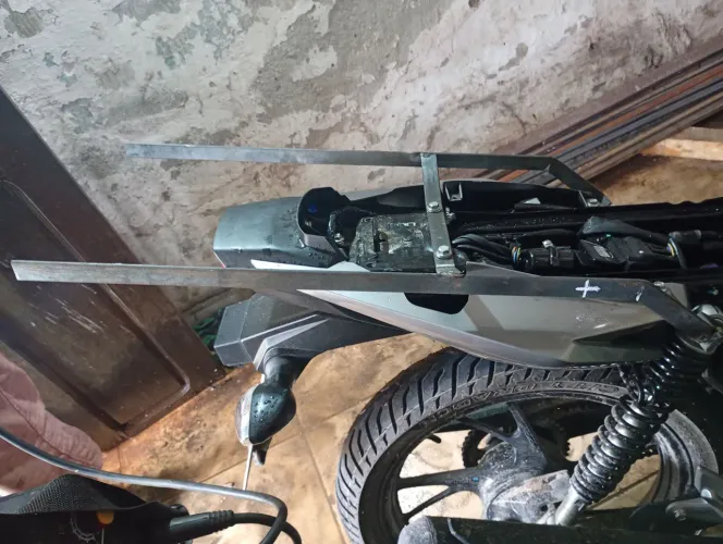 Suporte bagageiro reforçado pra moto, feito sobre medida