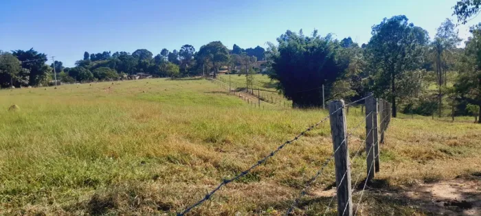 Sitio 1 alqueire em boituva A 10 minuto do centro Não tem casa Valor 780.000,00