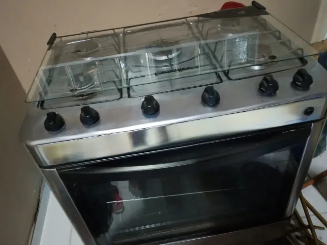 Vendo fogão de 5 bocas funcionando perfeitamente