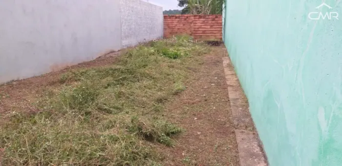 Ótimo terreno plano, região de Santa Terezinha, (IAA), 5 x 25 (125 m2), no meio