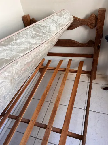 Cama solteiro + colchão