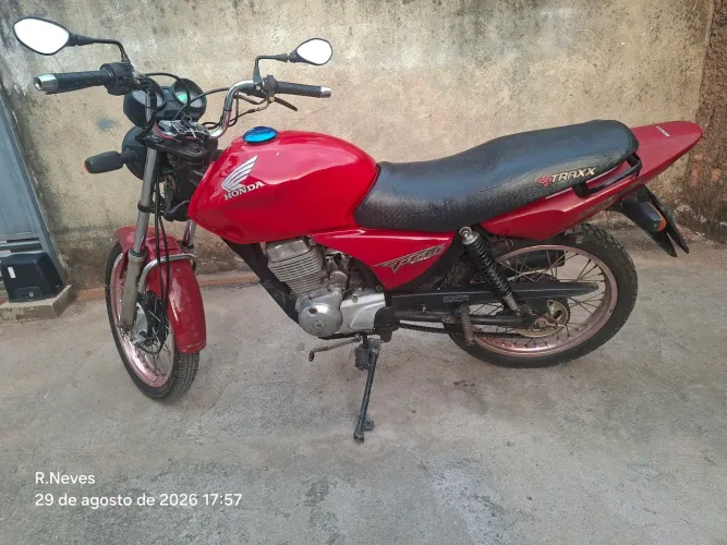 Vendo moto titan 150 2008
