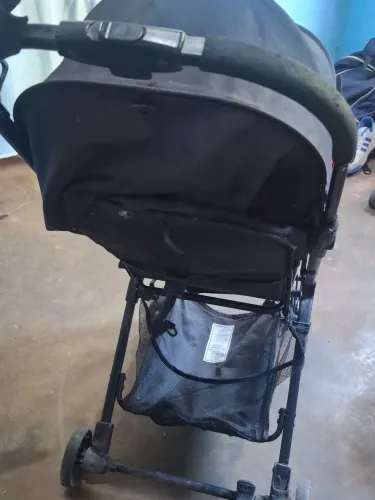Carrinho de bebê dobrável 
