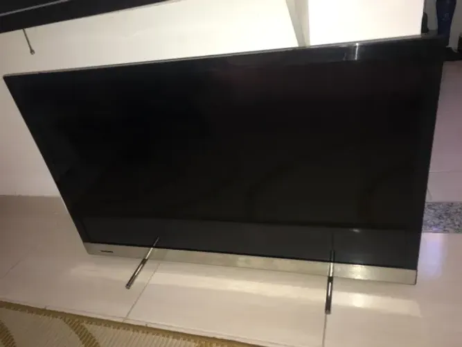 Sony Bravia KDL-40EX525 Smart TV LED Leia