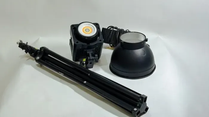 Vendo iluminador profissional de LED Sokani X100 com potência real de 100W