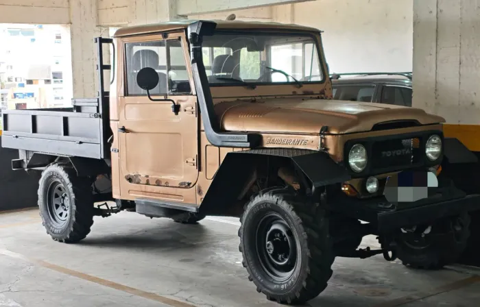 Toyota Band.Picape CD 2P Chassi Longo Diesel 1981