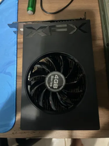 Placa de video AMD radeon R7 240 series 4gb