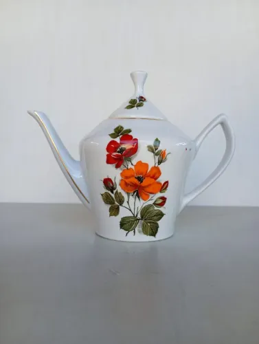 Bule em porcela pozzani 