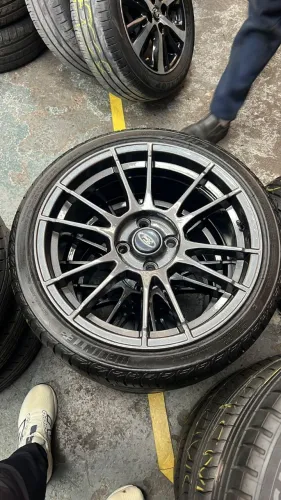 Vendo conjunto de Rodas e Pneus: Pneus Delinte e Rodas Aro 17 ET40 zunky zk765 GB