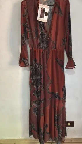 Vestido longo marrom em voal p