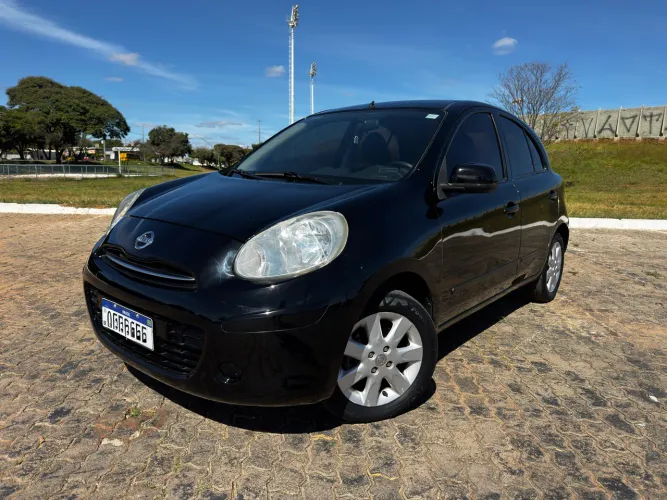 Nissan March S 1.0 16V Flex Fuel 5P 2013