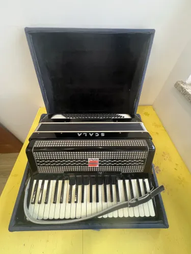 Acordeon Scala 120 baixos