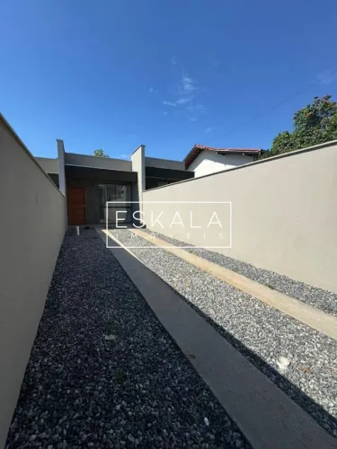 Casa geminada localizada no Bairro Floresta - Joinville