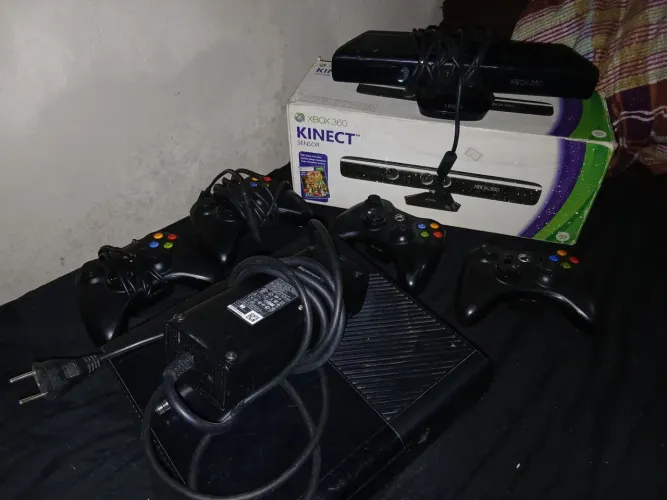 XBOX 360 SUPER SLIM LEIA DESCRIÇÃO
