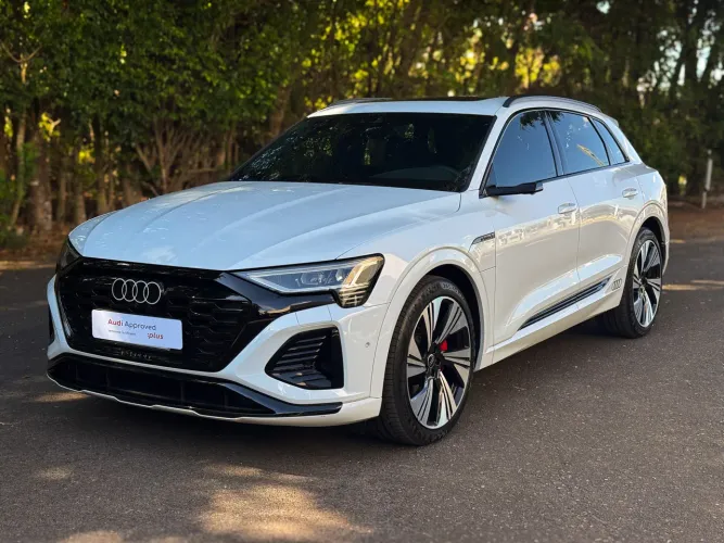 Audi Q8 E-tron Performance Black (elétrico) 2023