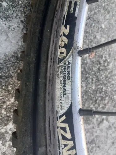 VENDO UMA BICICLETA PARA ADULTO..