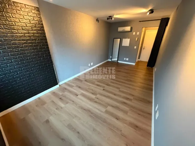 Ótima sala comercial para locação e venda no bairro Trindade!