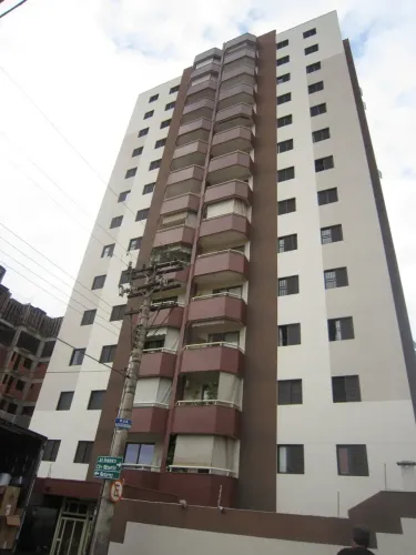 Apartamento para aluguel possui 98 metros quadrados com 4 quartos