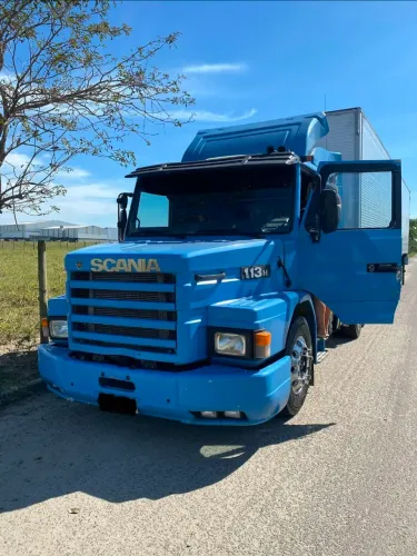Cavalo 113 + Carreta bau