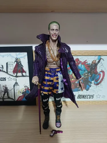 Coringa 30 cm original marca Hasbro