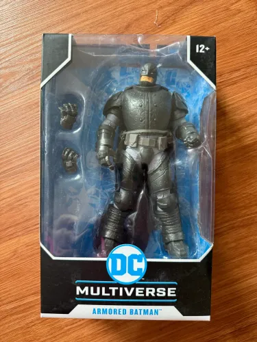ARMORED BATMAN multiverse