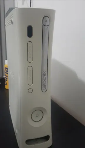 XBOX 360 BRANCO +4 JOGOS SEM CONTROLES FONTE COM PROBLEMA