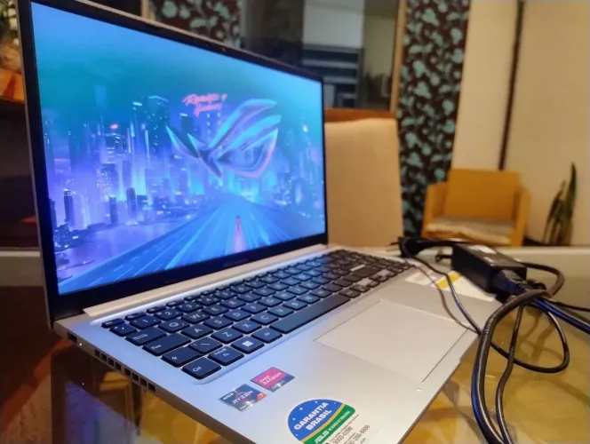ASUS Vivobook 15 Ryzen 7 | 16 GB RAM | SSD 512 GB