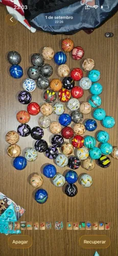 Lote bakugan com 69 esferas