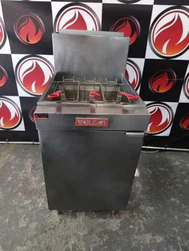 Fritadeira industrial LG500 a gás marca vulcan Capacidade de óleo: De 28 a 32 litros