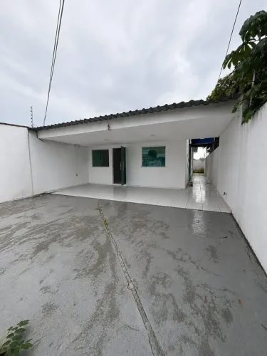 Aluga-se Casa com 3 quartos + quintal  Excelente Localização e Ótima Estrutura