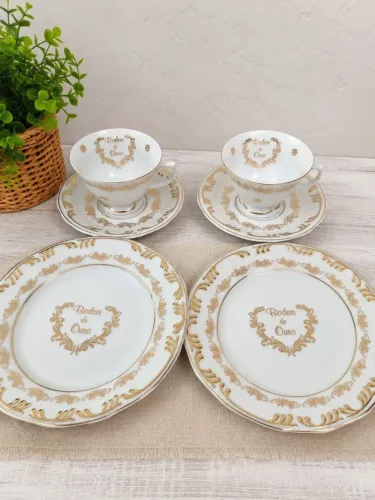 Jogo De Porcelana Bodas De Ouro Casal - 2 Xícaras, Pires E Pratos (Novo)