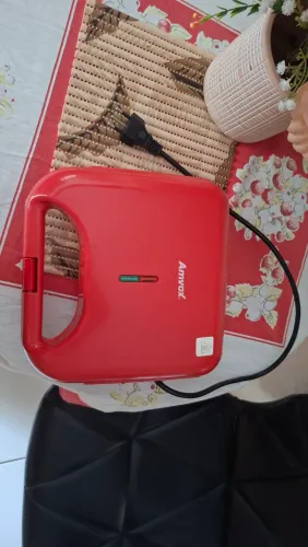 Sanduicheira/misteira e Grill 220v/750w