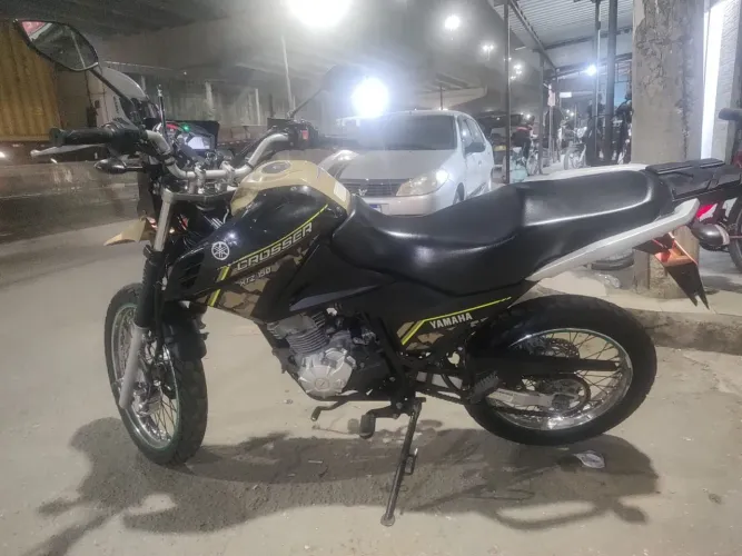Moto inteira 2021pneu novo