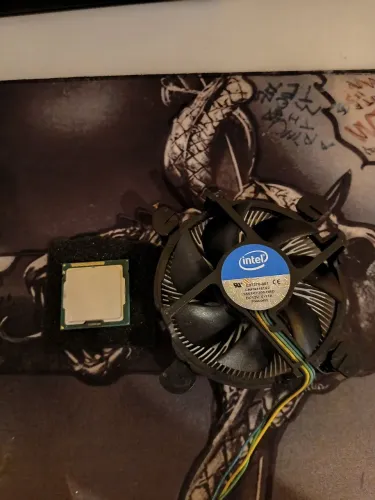 Processador INTEL I7 3770 + COOLER INTEL<br>R$250<br>Aceito propostas.