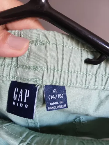 Bermudas da gap ORIGINAL. tamanho 14 a 16 anos.