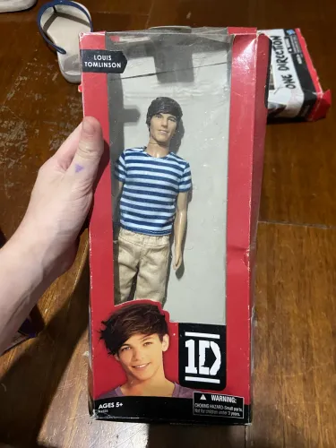 LOUIS TOMLINSON BONECO ONE DIRECTION