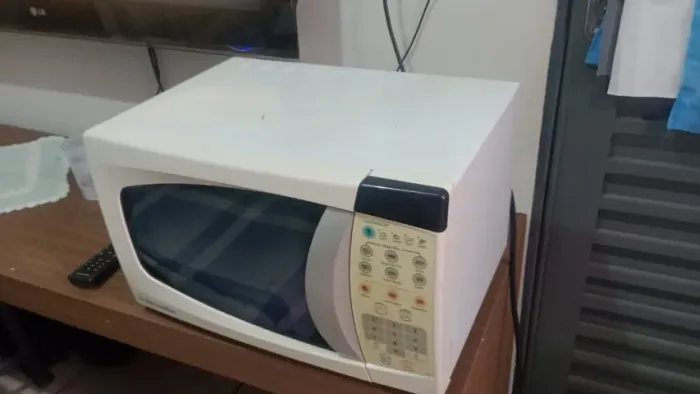 microondas usado esquentando bem sem defeitos