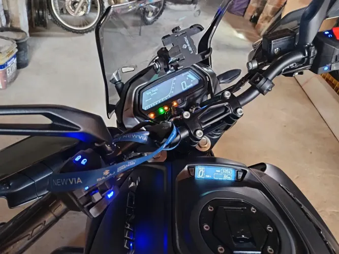 Moto Dominar