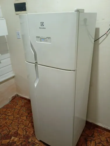 Geladeira Electrolux ( FrostFree)