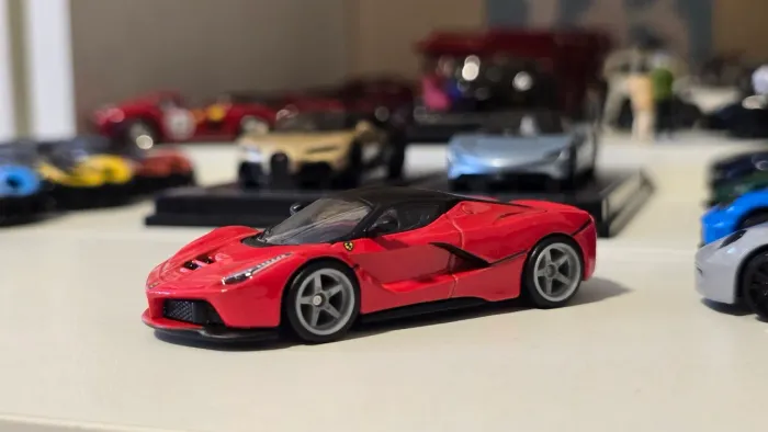 LEXUS LFA E FERRARI LAFERRARI HOTWHEELS PREMIUM COM BLISTER