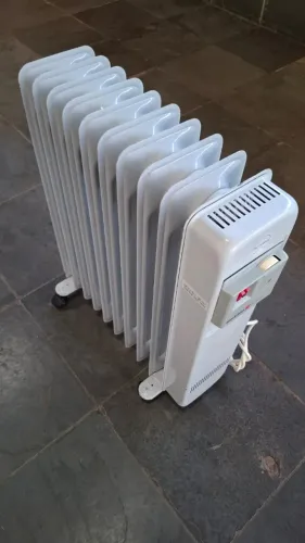 Aquecedor Sindelen 2000W 220V, funcionando e aquecendo. Retirada no Guará-DF