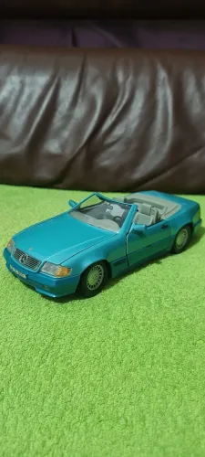 Miniatura 1/18 Mercedes 500 SL