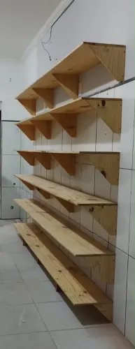 Vendo prateleiras em pinus