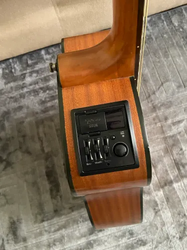 Violão Takamine