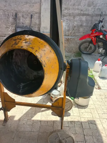 Vendo Betoneira Menegotti 150l ou troco em uma de 400ll