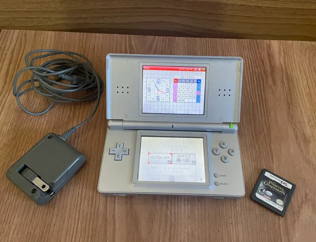 Nintendo DS Lite Prata Original + Jogo (Envio OlxPay)
